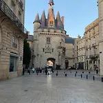 Bel Renove - Place Du Palais Avec Parking Daire *
