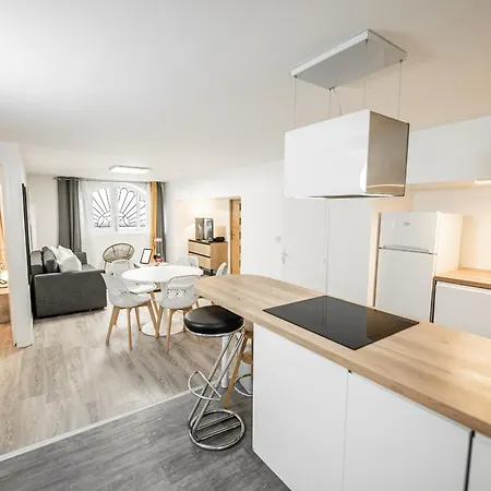 Bel Renove - Place Du Palais Avec Parking Apartment