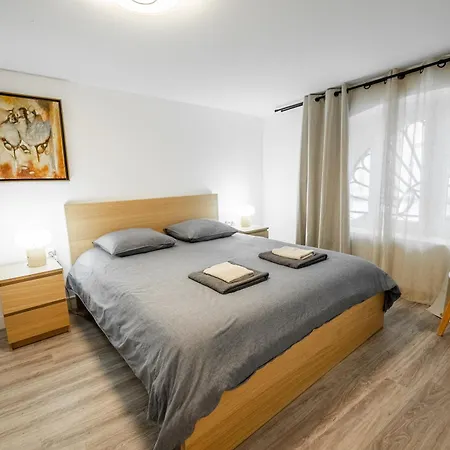 Bel Renove - Place Du Palais Avec Parking Apartamento