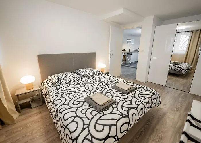 Bel Renove - Place Du Palais Avec Parking 아파트 *