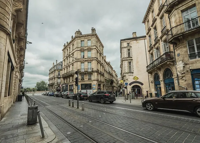 Bel Renove - Place Du Palais Avec Parking * Bordeaux