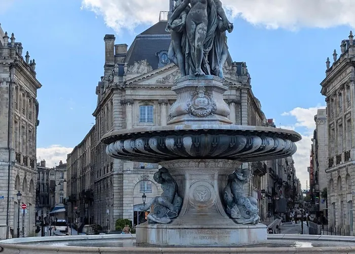 Bel Renove - Place Du Palais Avec Parking Bordeaux